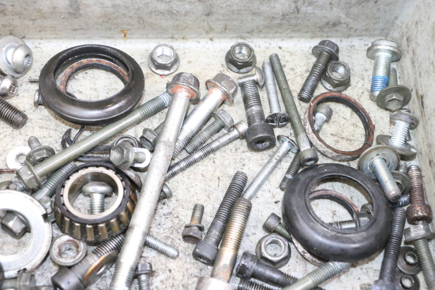 photo de SCHRAUBEN SUZUKI GSF N BANDIT 600 (1996 - 1999) - Gesamtansicht des Produkts