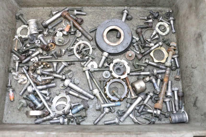 photo de SCHRAUBEN SUZUKI GSXR GSX-R 1000 (2003 - 2004) - Hauptansicht