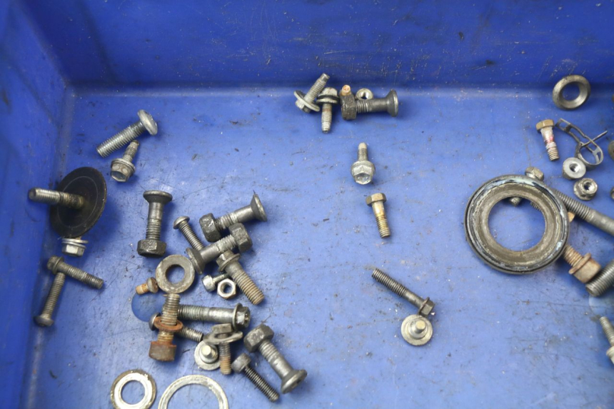 photo de SCHRAUBEN HONDA CRF CR-F 450 (2001 - 2005)