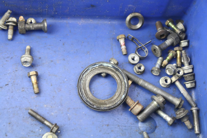 photo de SCHRAUBEN HONDA CRF CR-F 450 (2001 - 2005)