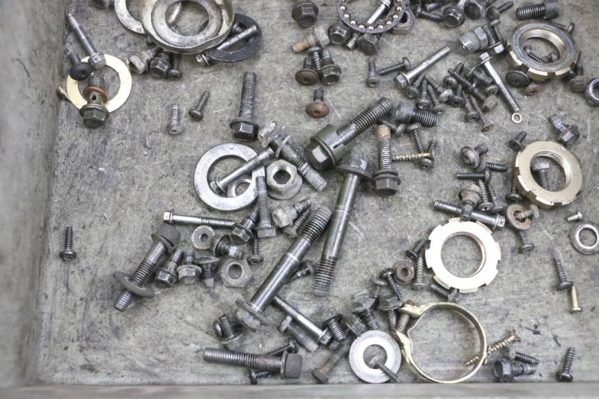 photo de SCHRAUBENBEUTEL PEUGEOT KISBEE 4T 50 (2010 - 2017) - Zoom auf Gebrauchszustand