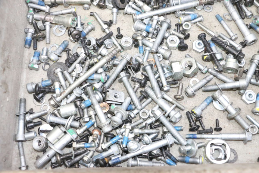 photo de SCHRAUBEN PIAGGIO MP3 HPE 310 (2024 - 2025)