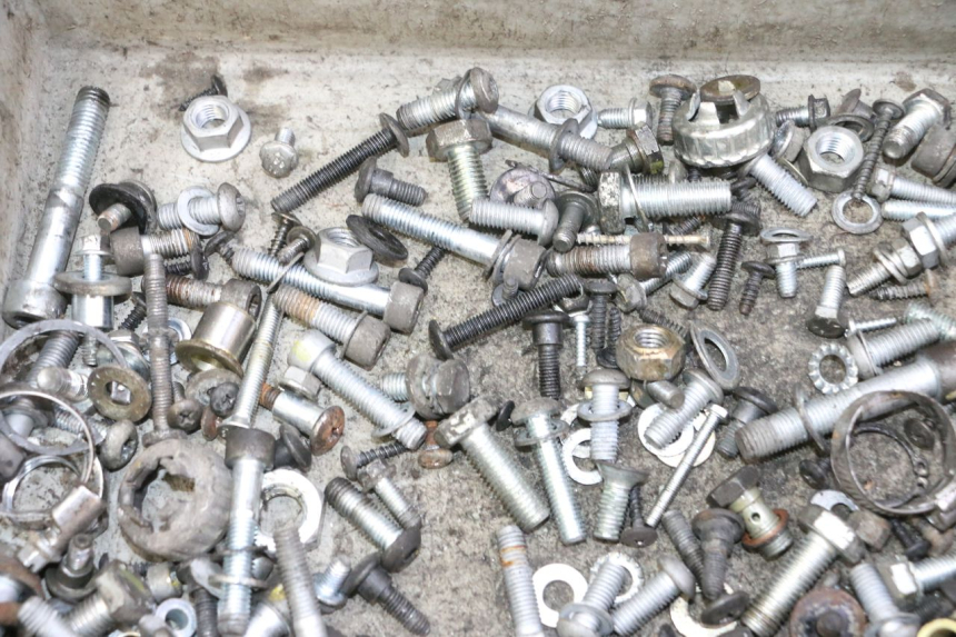 photo de SCHRAUBEN PIAGGIO MP3 125 (2006 - 2014)