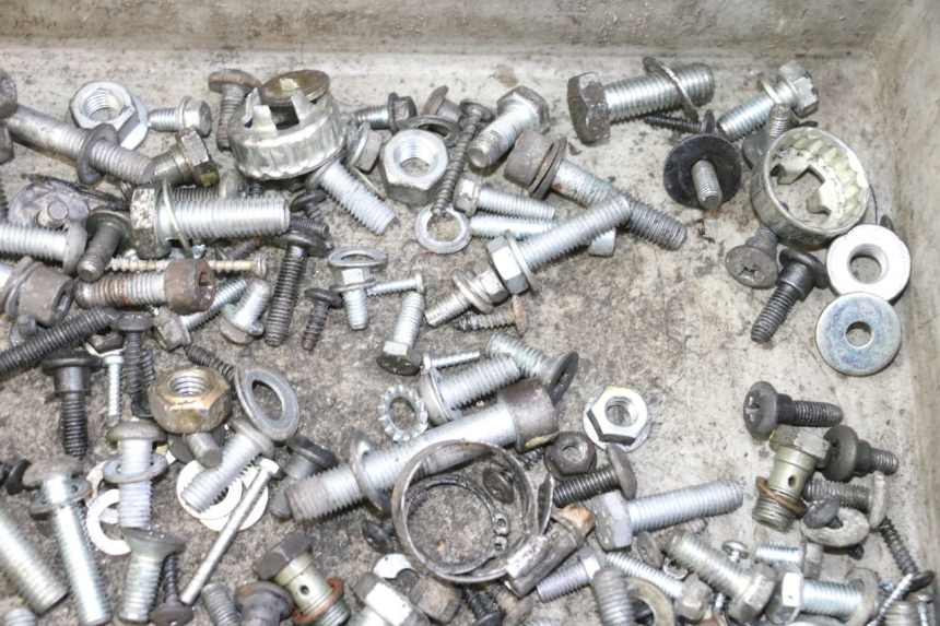 photo de SCHRAUBEN PIAGGIO MP3 125 (2006 - 2014)