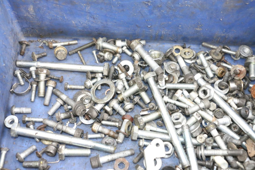 photo de SCHRAUBEN PIAGGIO MP3 125 (2006 - 2014)