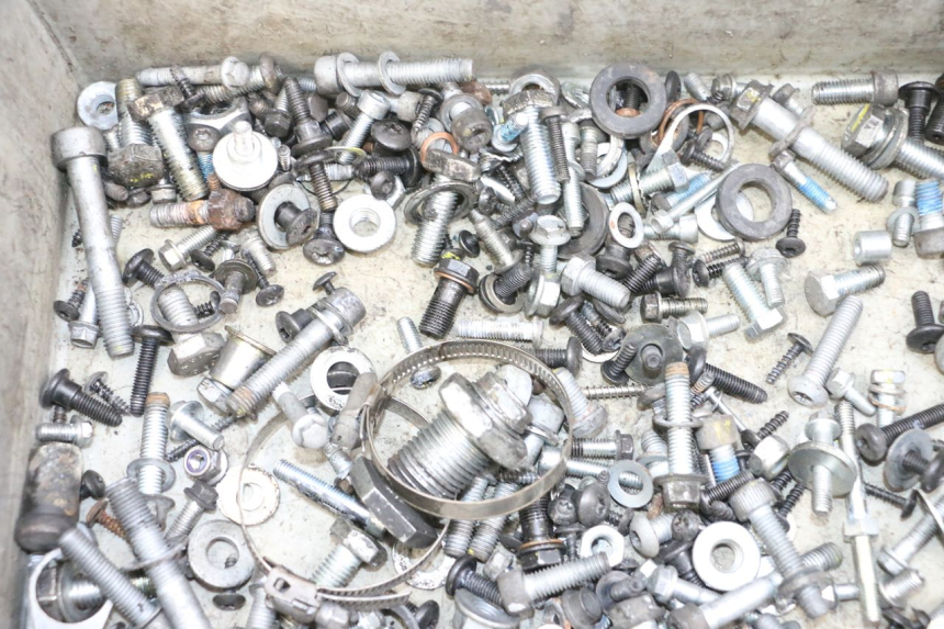 photo de SCHRAUBEN PIAGGIO MP3 500 (2016 - 2018) - Zoom auf Gebrauchszustand