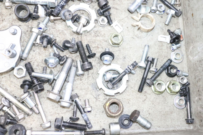 photo de SCHRAUBEN YAMAHA NEO'S CORE 1 (2022 - 2026) - Technische Nahaufnahme