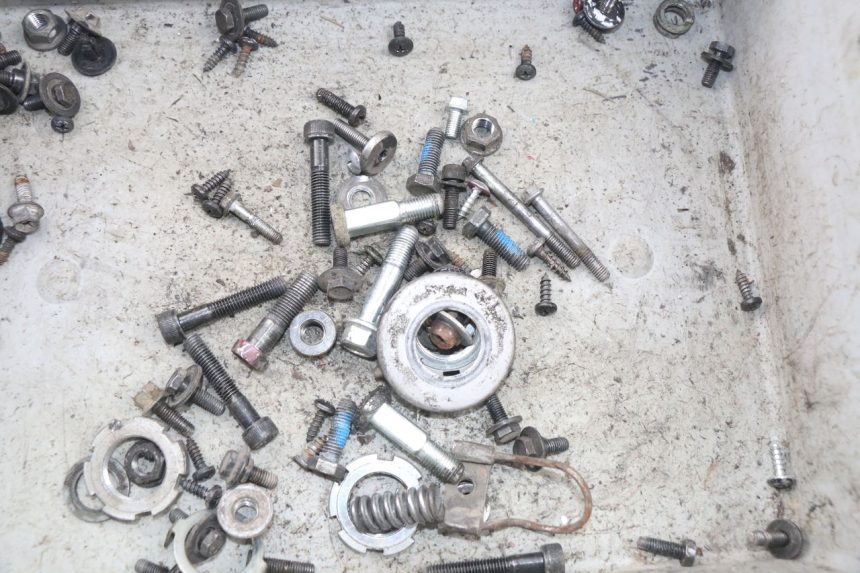 photo de SCHRAUBEN MBK OVETTO ONE 2T 50 (2013 - 2017)