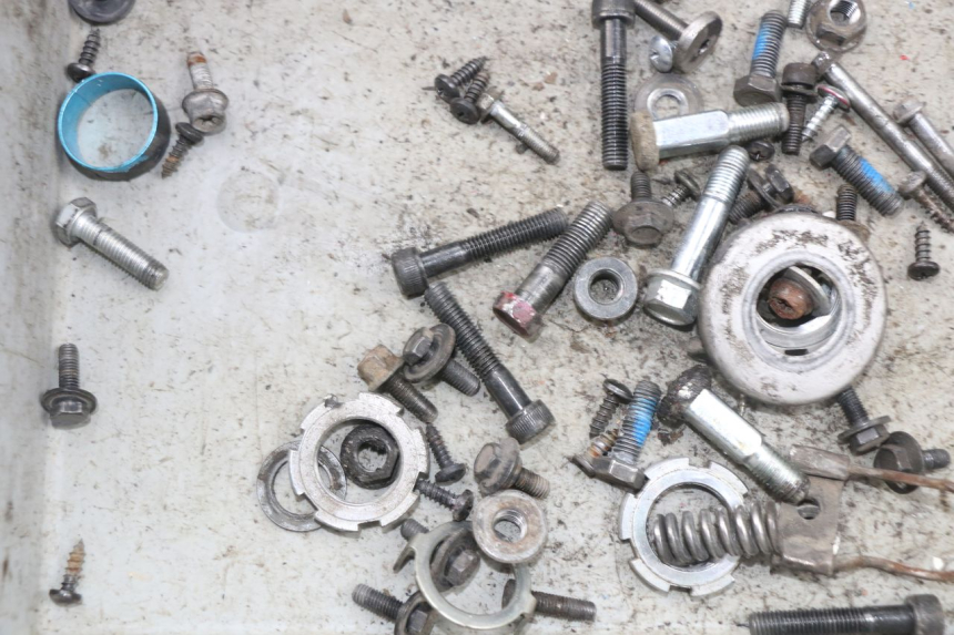 photo de SCHRAUBEN MBK OVETTO ONE 2T 50 (2013 - 2017)