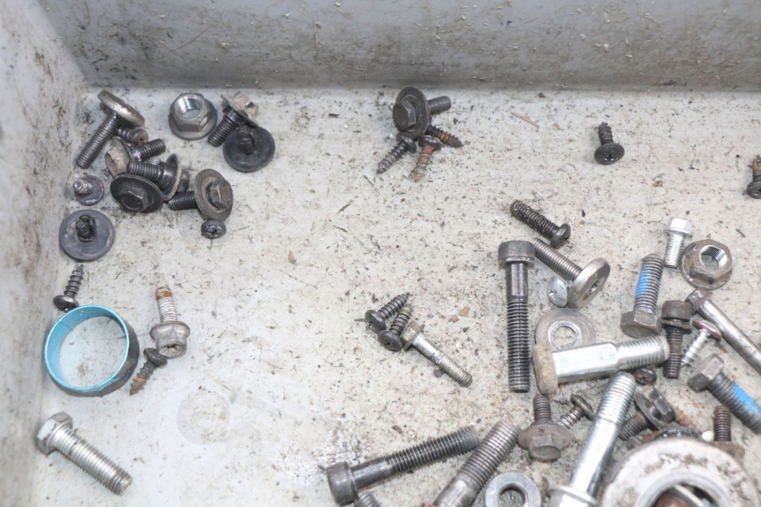 photo de SCHRAUBEN MBK OVETTO ONE 2T 50 (2013 - 2017)