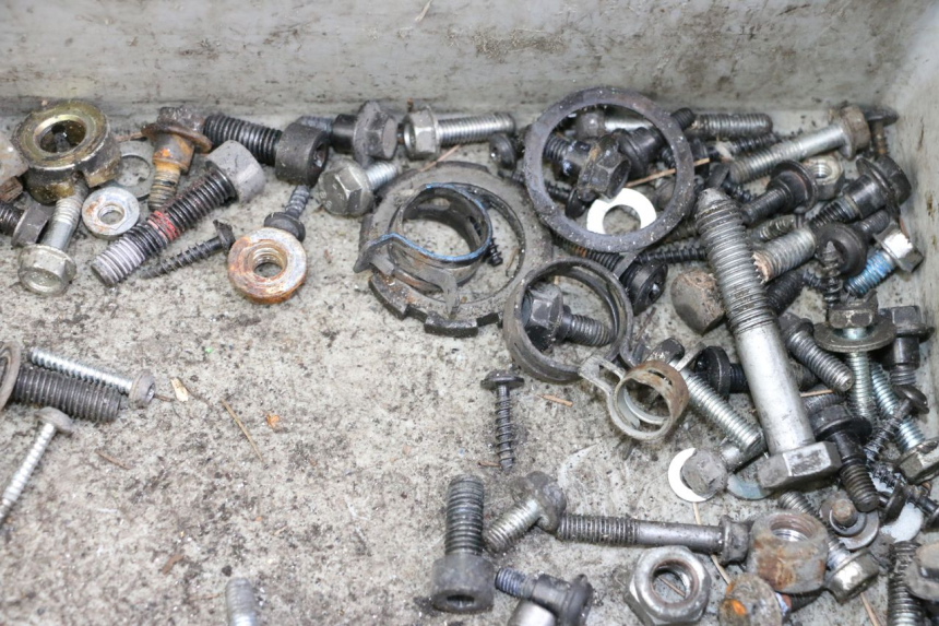 photo de SCHRAUBEN PEUGEOT SATELIS 125 (2013 - 2018)