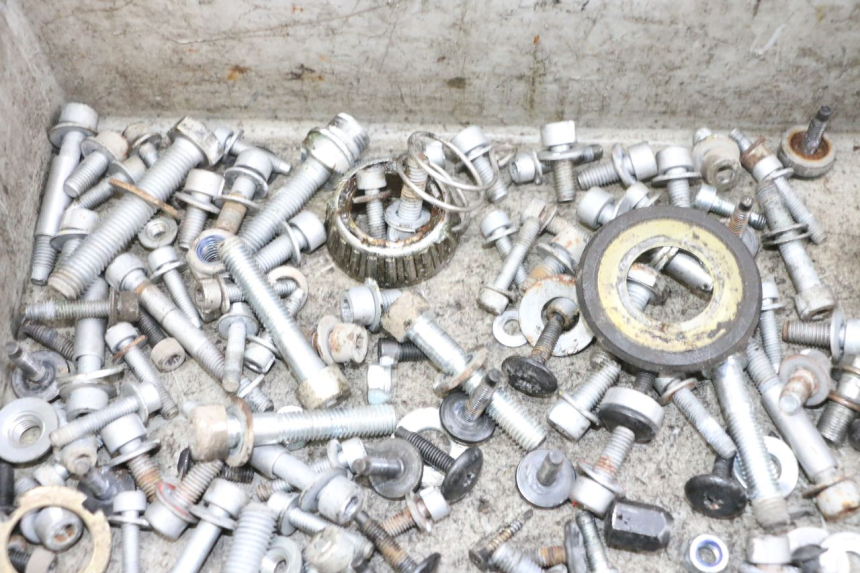 photo de SCHRAUBEN LIGIER PULSE 3 1 (2014 - 2020) - Zoom auf Gebrauchszustand