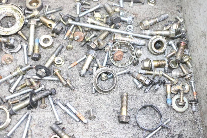 photo de SCHRAUBEN DAELIM S1 125 (2007 - 2016) - Detailansicht des Bauteils