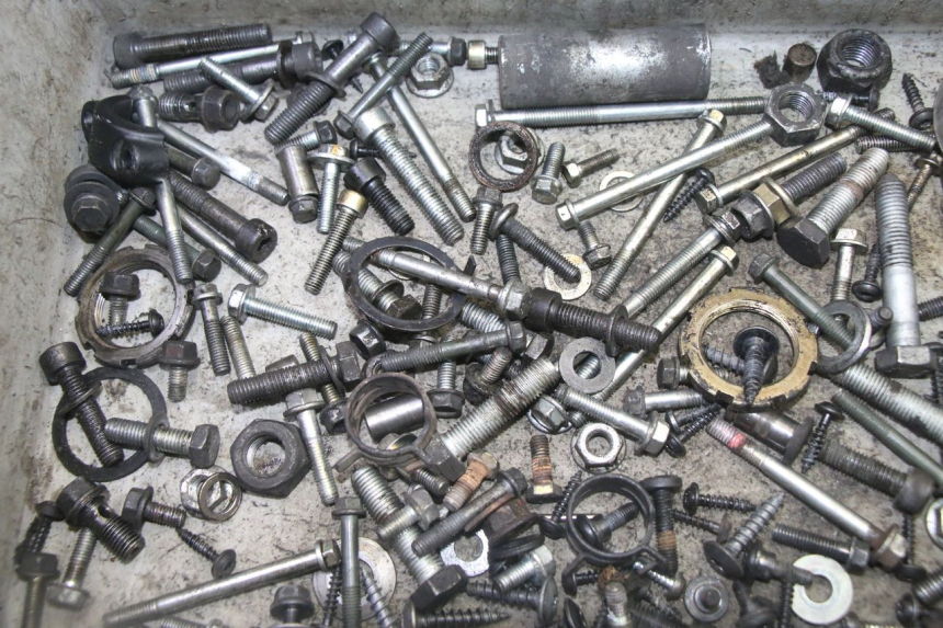 photo de SCHRAUBEN PEUGEOT SATELIS 125 (2013 - 2018)