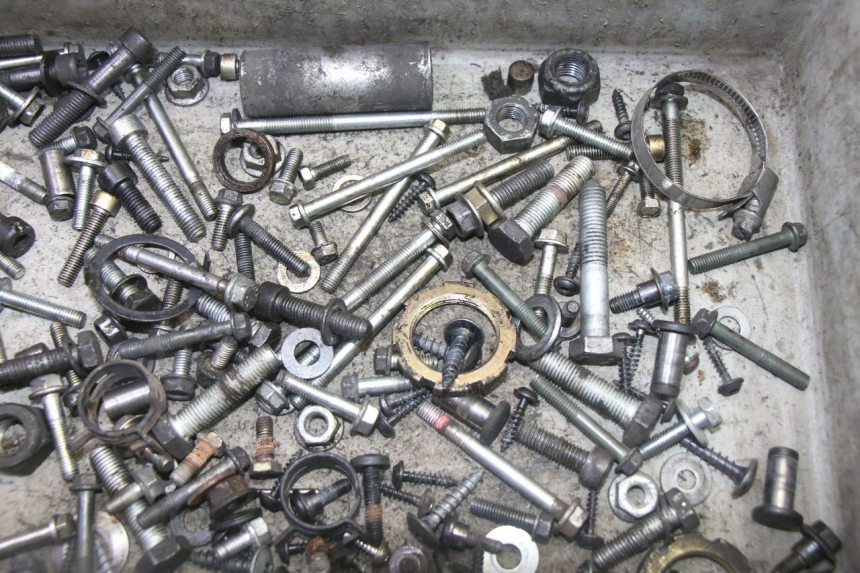 photo de SCHRAUBEN PEUGEOT SATELIS 125 (2013 - 2018)