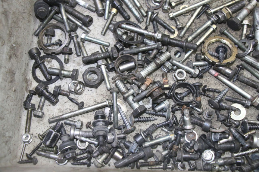 photo de SCHRAUBEN PEUGEOT SATELIS 125 (2013 - 2018)