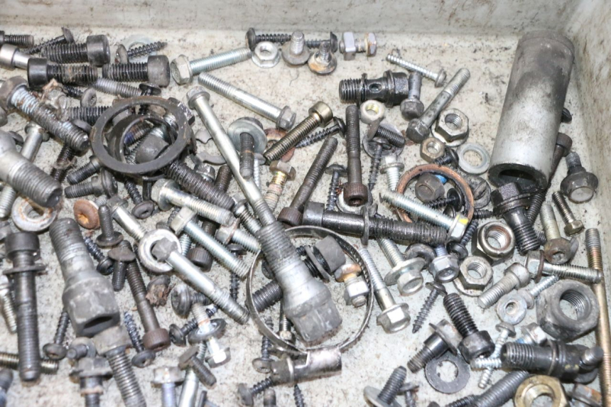 photo de SCHRAUBEN PEUGEOT SATELIS 125 (2013 - 2018)