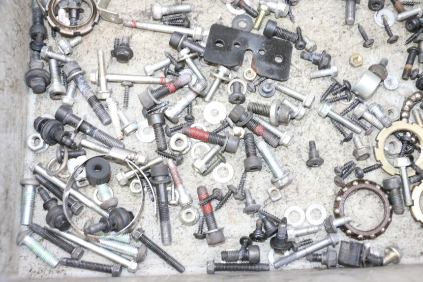 photo de SCHRAUBEN PEUGEOT SATELIS 125 (2013 - 2018) - Alternative Perspektive