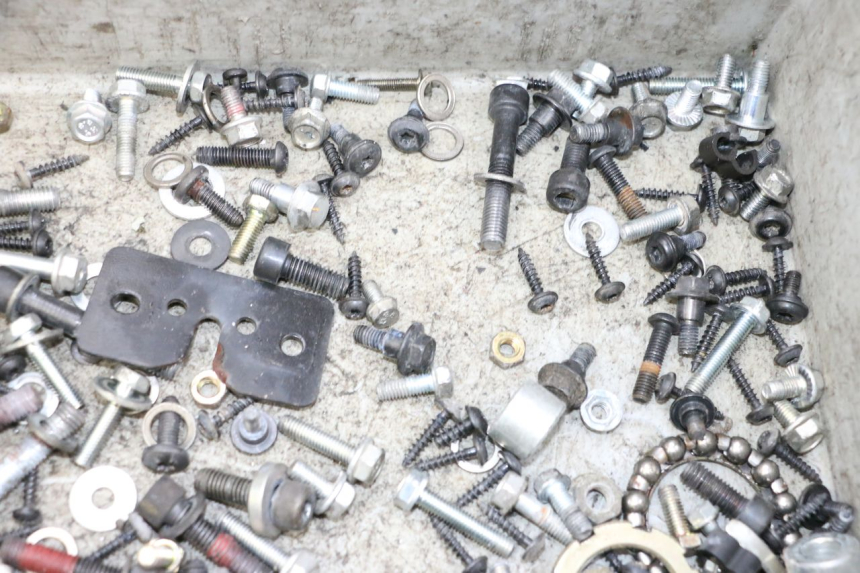 photo de SCHRAUBEN PEUGEOT SATELIS 125 (2013 - 2018) - Gesamtansicht des Produkts