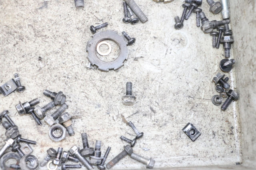 photo de SCHRAUBEN PEUGEOT SPEEDFIGHT 4 4T EFI 50 (2021 - 2025) - Technische Nahaufnahme