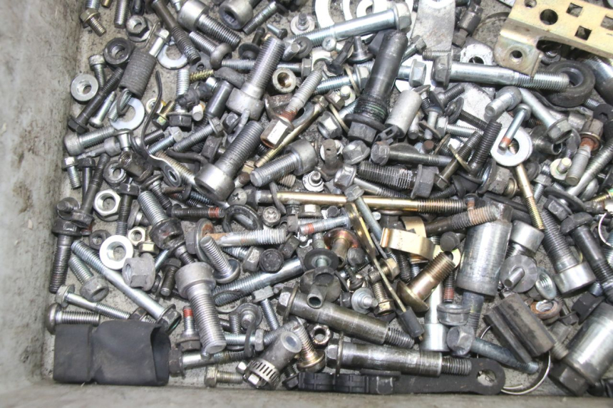 photo de SCHRAUBEN HONDA ST PAN EUROPEAN 1300 (2002 - 2013)