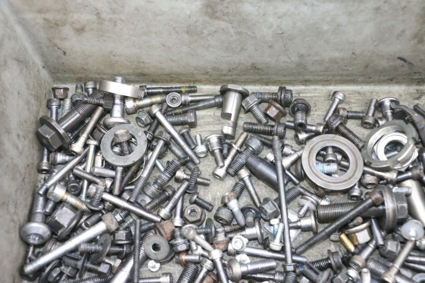 photo de SCHRAUBEN YAMAHA TDM ABS 900 (2002 - 2014) - Zoom auf Gebrauchszustand