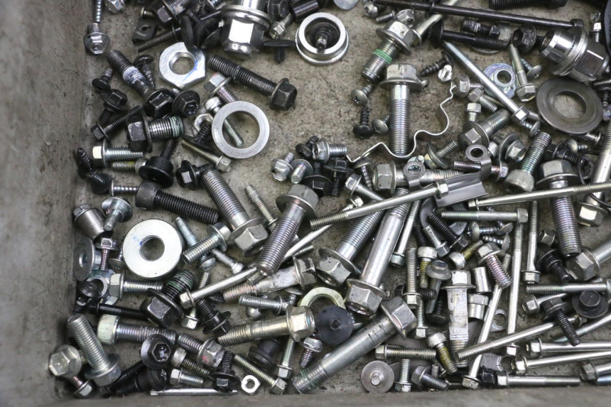 photo de SCHRAUBEN YAMAHA TRICITY 300 (2020 - 2024) - Zoom auf Gebrauchszustand