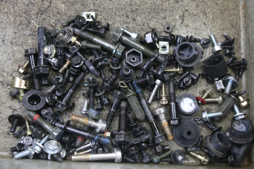 photo de SCHRAUBEN PEUGEOT TWEET 4T 50 (2023 - 2025)