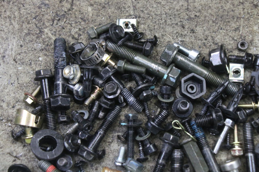 photo de SCHRAUBEN PEUGEOT TWEET 4T 50 (2023 - 2025)