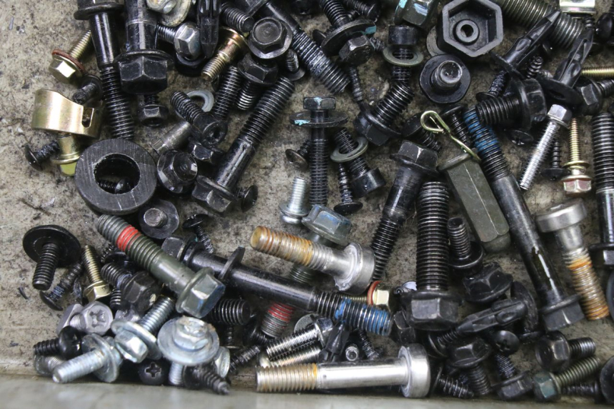 photo de SCHRAUBEN PEUGEOT TWEET 4T 50 (2023 - 2025)