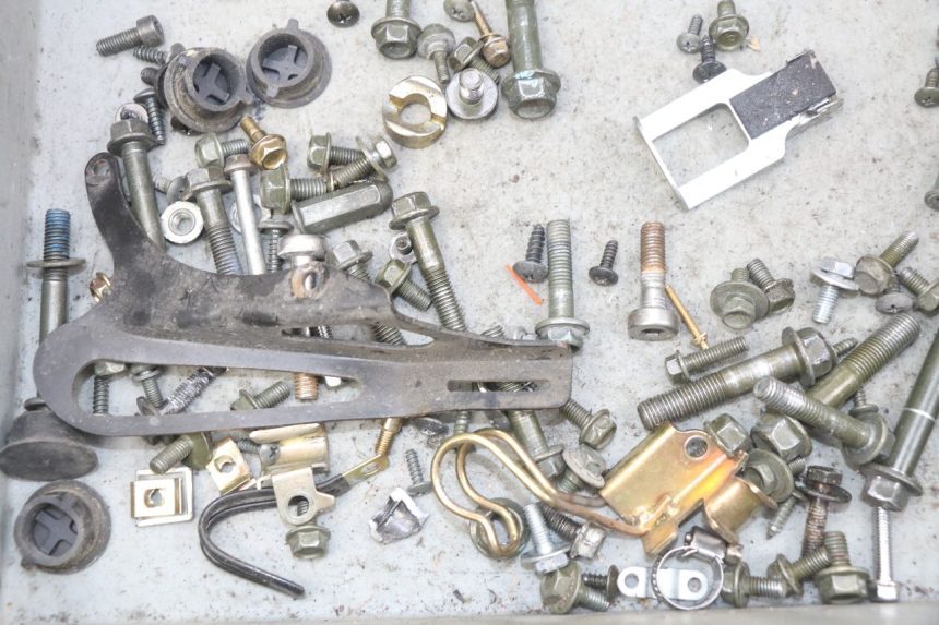 photo de SCHRAUBEN PEUGEOT TWEET ACTIVE 4T 50 (2018 - 2022)