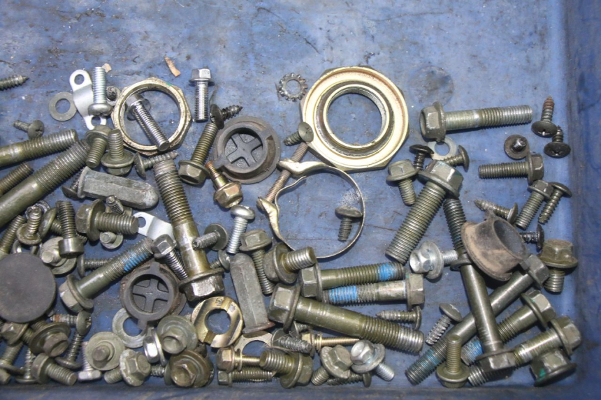 photo de SCHRAUBEN PEUGEOT TWEET PRO EFI 4T 50 (2021 - 2022)