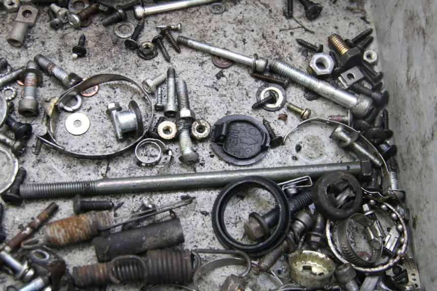 photo de SCHRAUBEN PIAGGIO VESPA GRANTURISMO 125 (2003 - 2007)