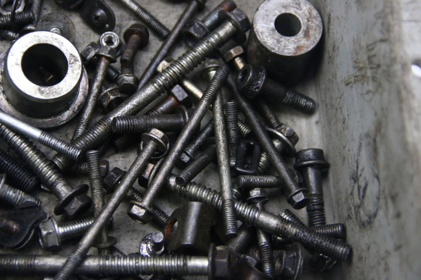 photo de SCHRAUBEN HONDA VFR FI RC46 800 (1998 - 2001) - Details der Befestigungspunkte