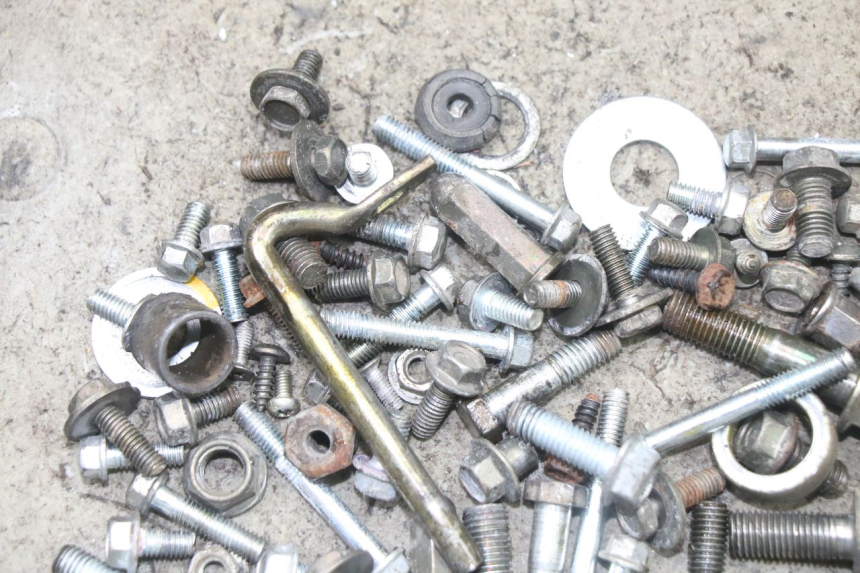 photo de SCHRAUBENBEUTEL VONROAD YIBEN 125 (2006 - 2010) - Detailansicht des Bauteils