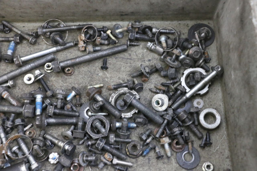 photo de SCHRAUBENBEUTEL YAMAHA XMAX X-MAX 125 (2006 - 2009) - Zoom auf Gebrauchszustand