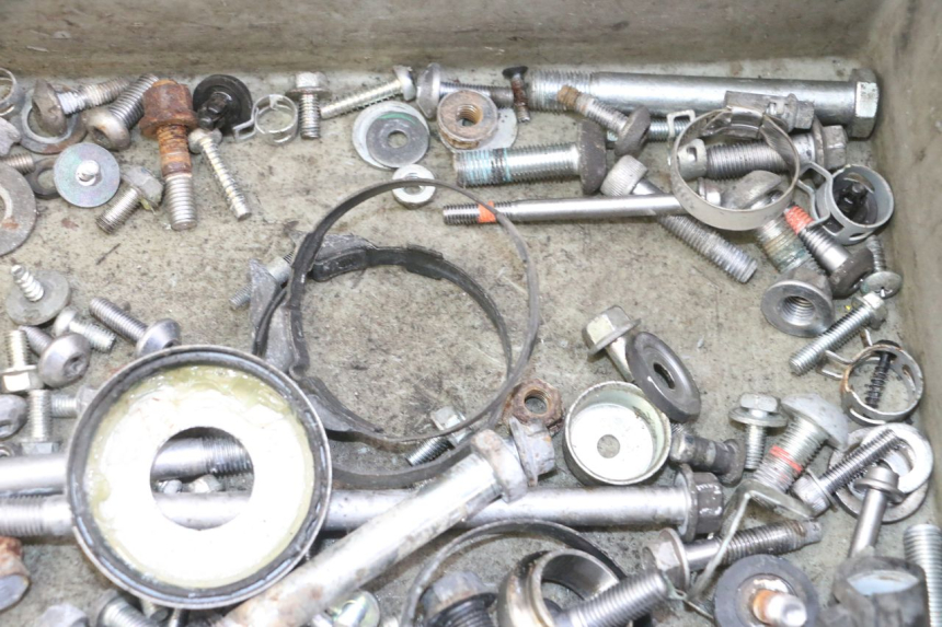 photo de SCHRAUBEN YAMAHA XJ6 ABS 600 (2008 - 2016)