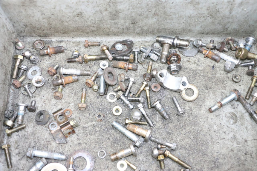 photo de SCHRAUBEN KYMCO ZING 125 (1997 - 2003) - Zoom auf Gebrauchszustand