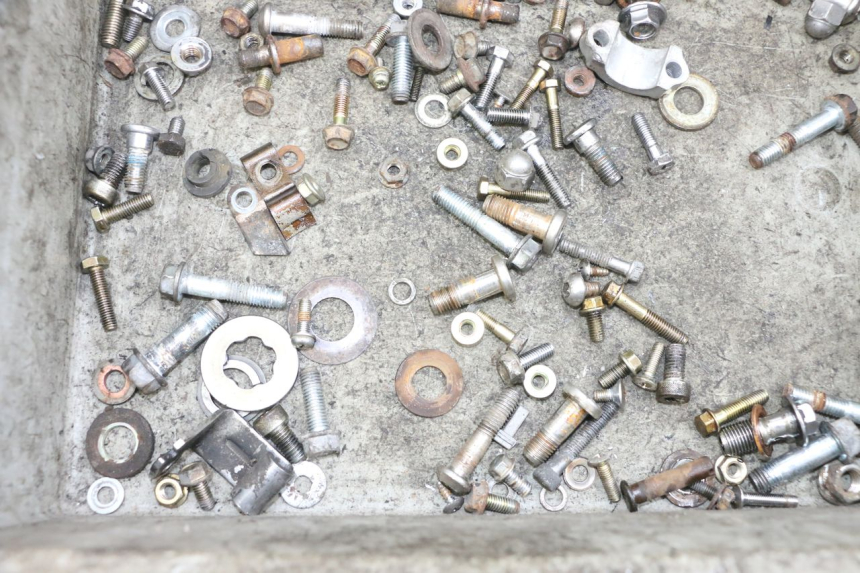 photo de SCHRAUBEN KYMCO ZING 125 (1997 - 2003) - Alternative Perspektive