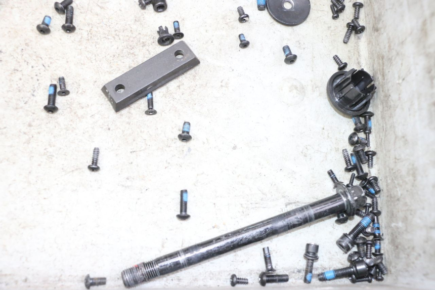 photo de SCHRAUBEN SEGWAY NINEBOT ZT3 PRO 1