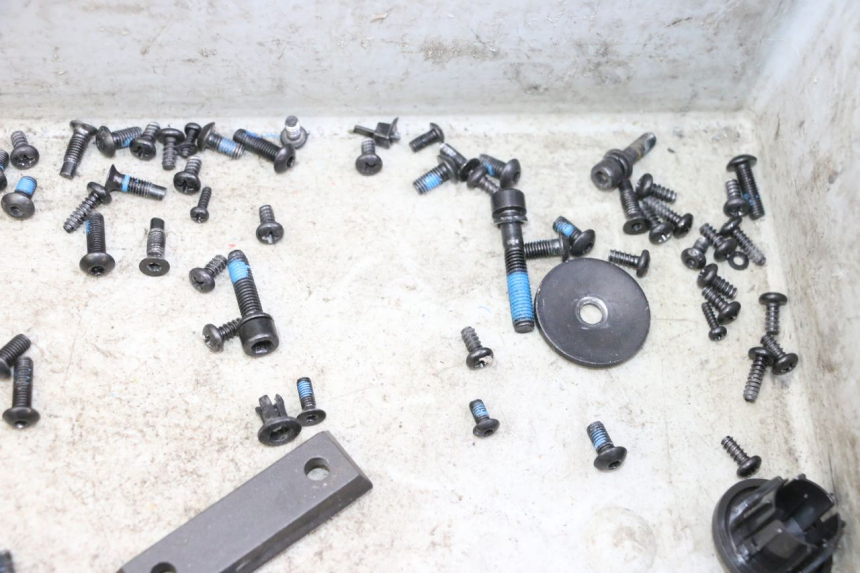 photo de SCHRAUBEN SEGWAY NINEBOT ZT3 PRO 1