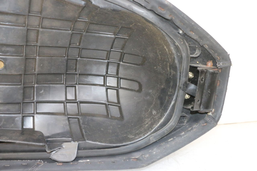 photo de SELLE KYMCO AGILITY 16+ 4T 50 (2018 - 2023) - Zoom auf Komponenten