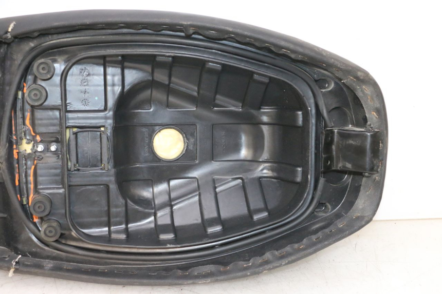 photo de SITZBANK KYMCO AGILITY 4T 50 (2018 - 2022) - Alternativer Blickwinkel