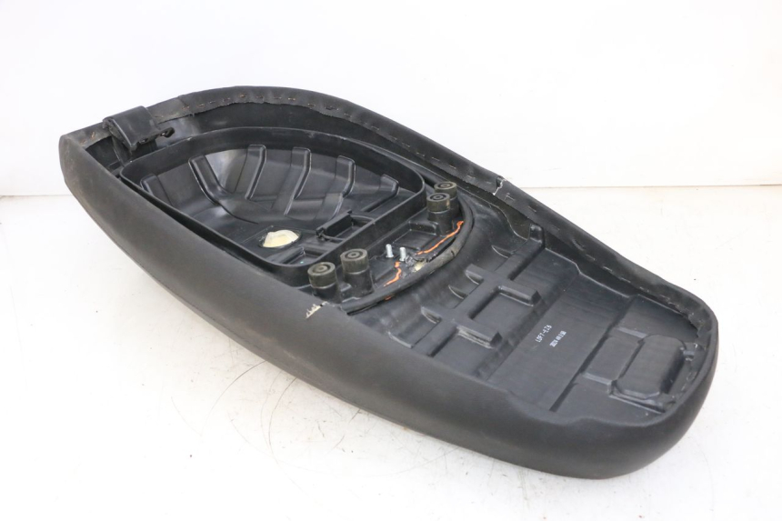 photo de SITZBANK KYMCO AGILITY 4T 50 (2018 - 2022) - Geprüftes Gebrauchtteil