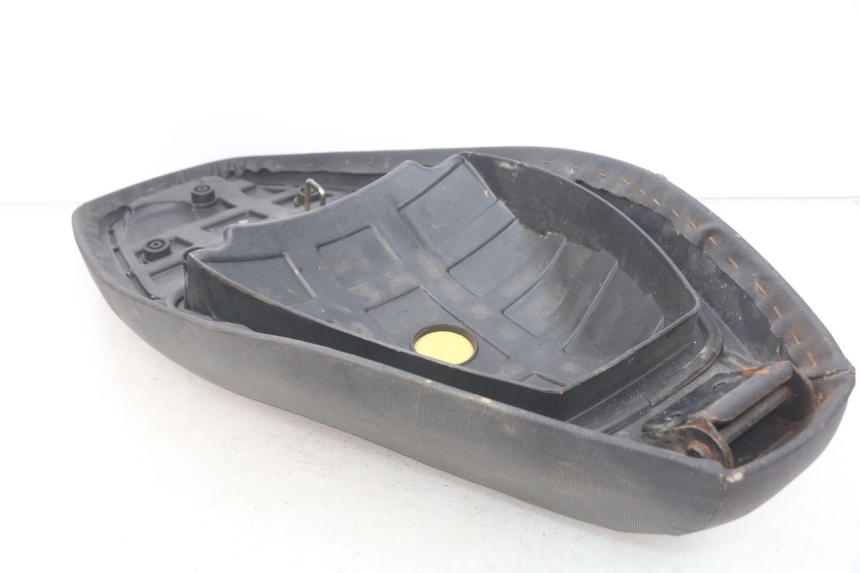 photo de SELLE KYMCO AGILITY RS 2T 50 (2009 - 2013) - Details der Befestigungspunkte