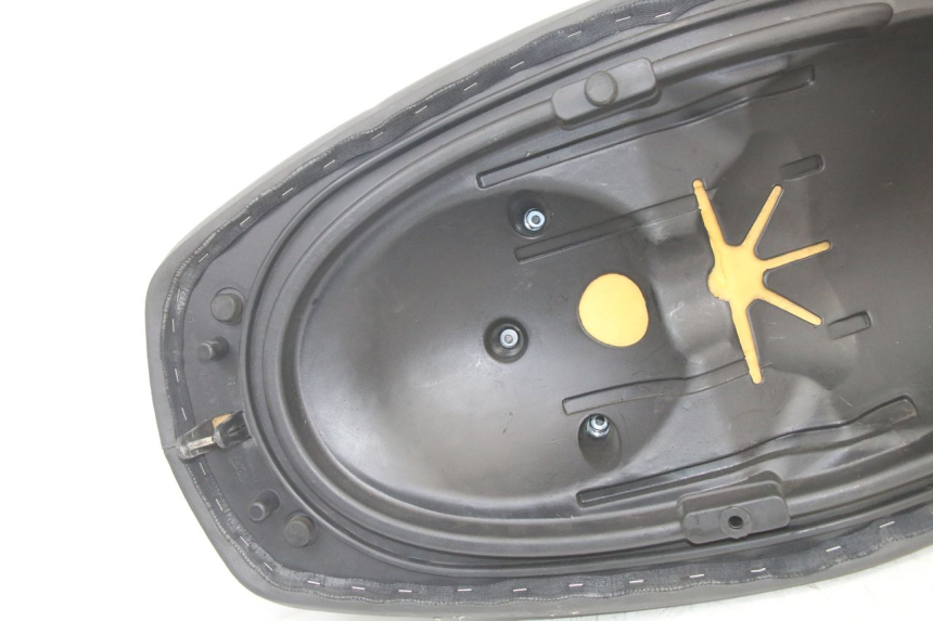 photo de SITZ APRILIA ATLANTIC 125 (2003 - 2009)