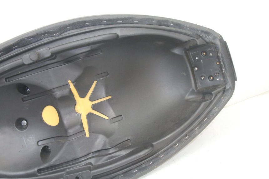 photo de SITZ APRILIA ATLANTIC 125 (2003 - 2009)