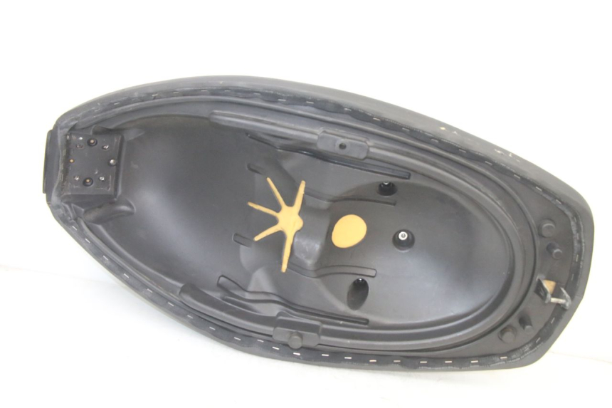 photo de SITZ APRILIA ATLANTIC 125 (2003 - 2009)