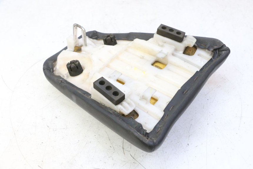 photo de HINTEN SITZ HONDA CBF 125 (2009 - 2015)