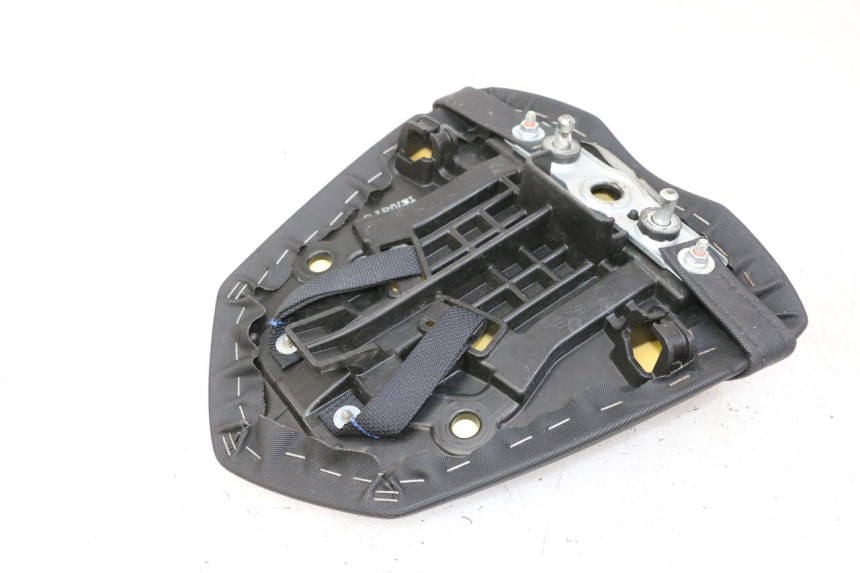photo de HINTEN SITZ SUZUKI GSR 750 (2011 - 2017)